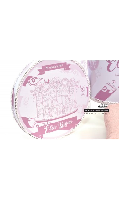 Trusou de botez elegant, brodat cu un carusel roz, Povestea Carusel 14